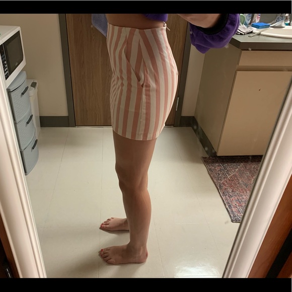 Pink and white striped skirt - Picture 2 of 4